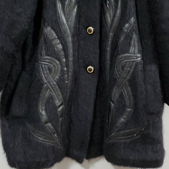 Vintage Woman's Mohair Coat - Picture 5 of 16